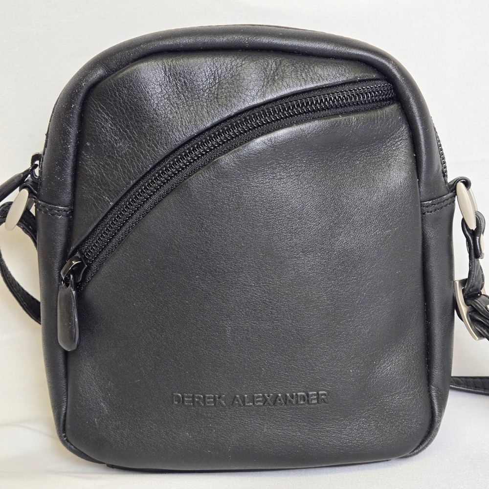 Derek Alexander Cierra Small Leather Crossbody,‎ Curved Zipper, Black, OB9604